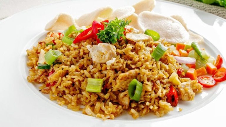 Alasan Nasi Goreng Cocok Untuk Semua Usia Sebuah Perjalanan Kuliner Universal